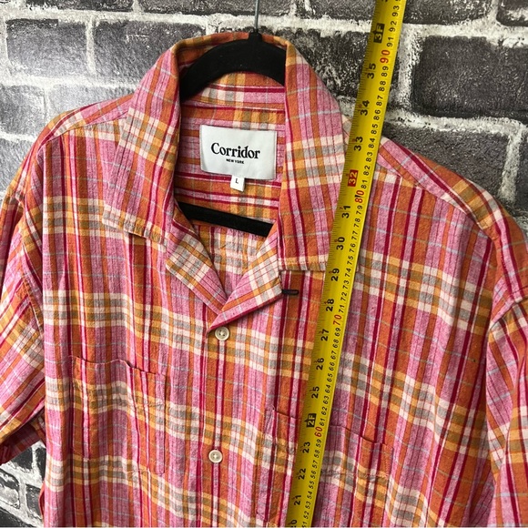 NWT Corridor NYC Vibrant Pink Summer Shirt - Size L - Picture 10 of 12